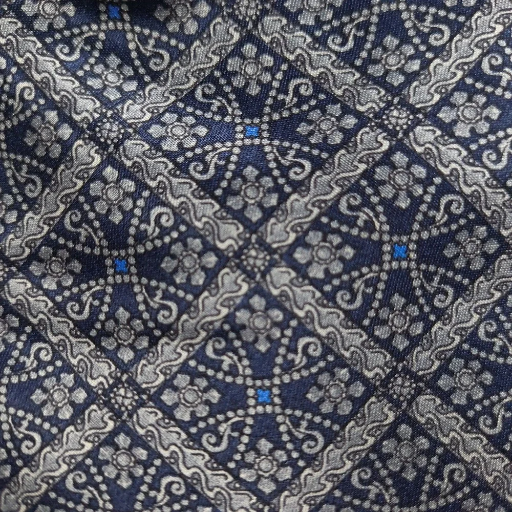 Vintage Christian Dior Monsieur Tie Mens 56.5x3.5 Blue Silver Geometric Abstract